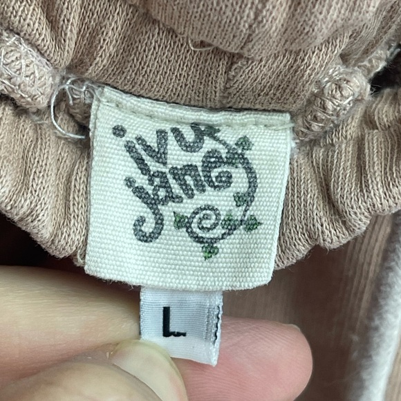 Ivy Jane wide leg cropped pants size large tan - Picture 4 of 7